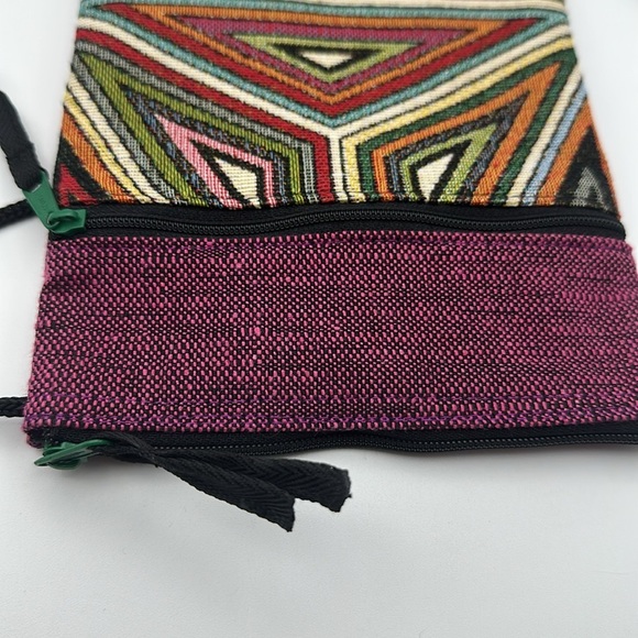 Multicolor Geometric Pattern Crossbody Bag - Picture 8 of 9